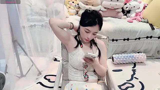 AKiKi711 online show from 9, 7, 2026