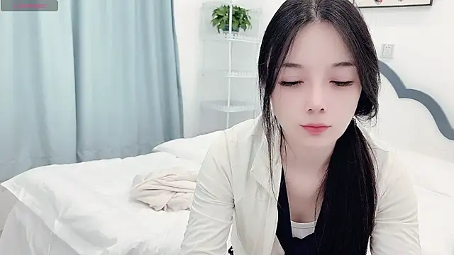 AKiKi711 online show from 8, 4, 2026