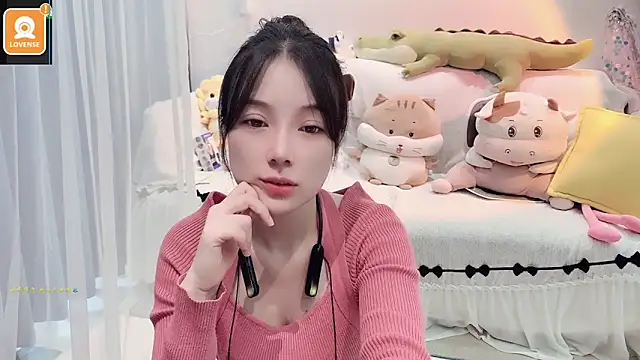 AKiKi711 online show from 5, 10, 2025