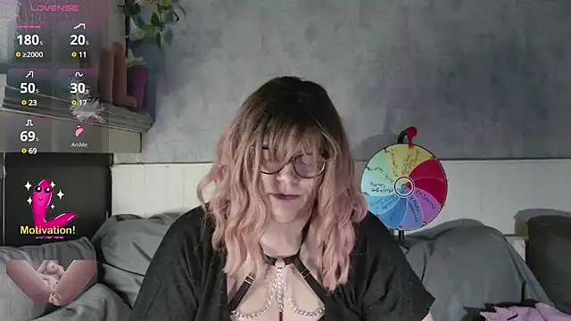 Lola-squirt online show from 6, 1, 2025