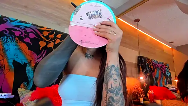 Cori Paige online show from 19, 11, 2025