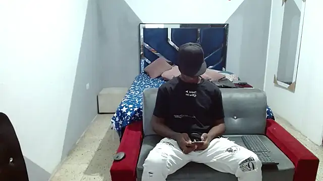 MiguelAngelxl online show from 22, 10, 2025