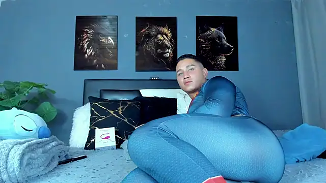 Snapshot of francesco_evan chatting on 4, 11, 2025 francesco evan online show from 4, 11, 2025