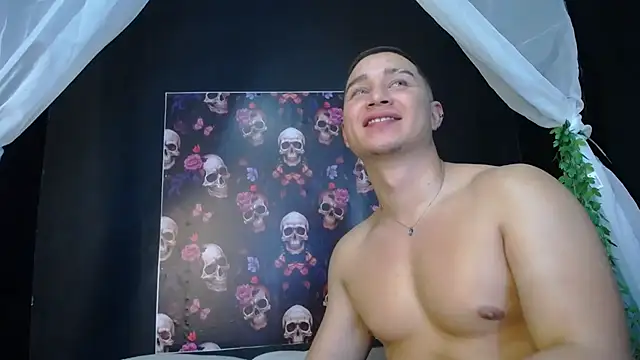 Snapshot of francesco_evan chatting on 16, 1, 2025 francesco evan online show from 16, 1, 2025