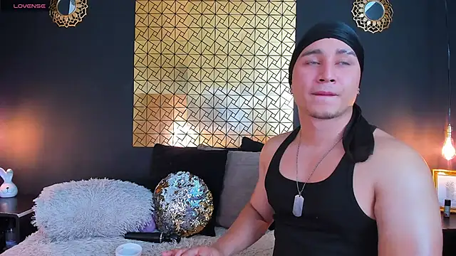 Snapshot of francesco_evan chatting on 11, 2, 2025 francesco evan online show from 11, 2, 2025