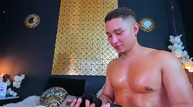 Snapshot of francesco_evan chatting on 10, 3, 2025 francesco evan online show from 10, 3, 2025