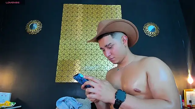 Snapshot of francesco_evan chatting on 26, 1, 2025 francesco evan online show from 26, 1, 2025