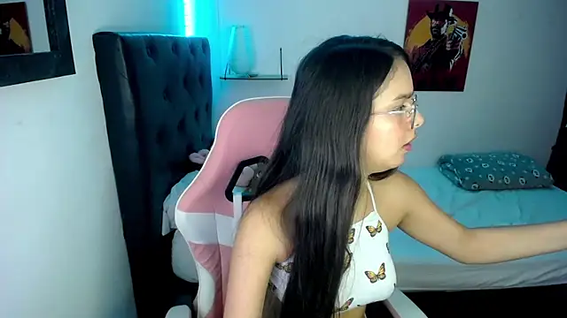jessi and boy online show from 23, 5, 2026