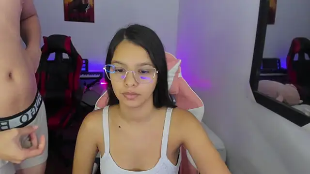 jessi and boy online show from 26, 11, 2025