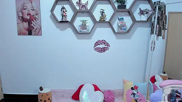 SharonSander online show from 9, 3, 2025