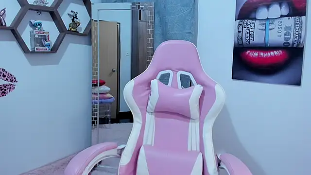 Snapshot of SharonSander chatting on 3, 3, 2026 SharonSander online show from 3, 3, 2026