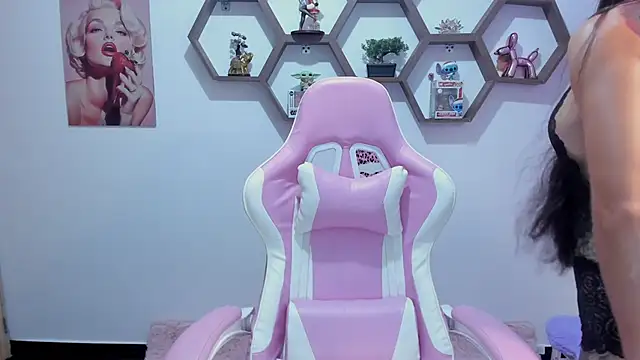 SharonSander online show from 11, 11, 2025