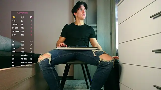 ChristianLevine  online show from 10, 4, 2026