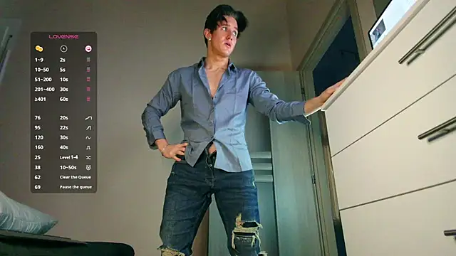 ChristianLevine  online show from 11, 4, 2026