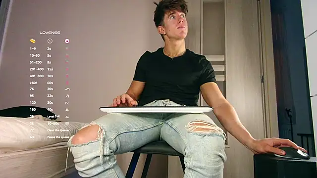 ChristianLevine  online show from 4, 12, 2025