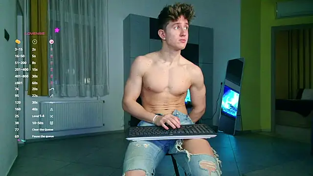 ChristianLevine  online show from 30, 10, 2025