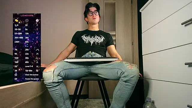 ChristianLevine  online show from 8, 4, 2026