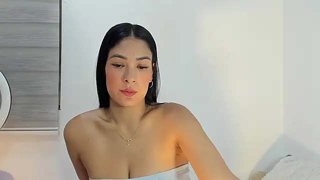 bella hadid1  online show from 3, 3, 2026