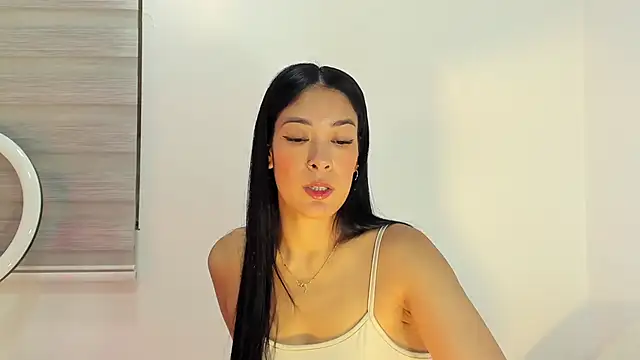 bella hadid1  online show from 25, 2, 2026