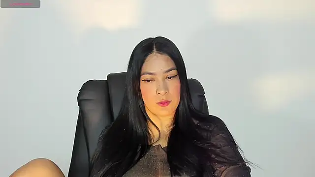bella hadid1  online show from 25, 7, 2026