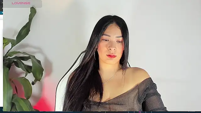 bella hadid1  online show from 4, 3, 2025