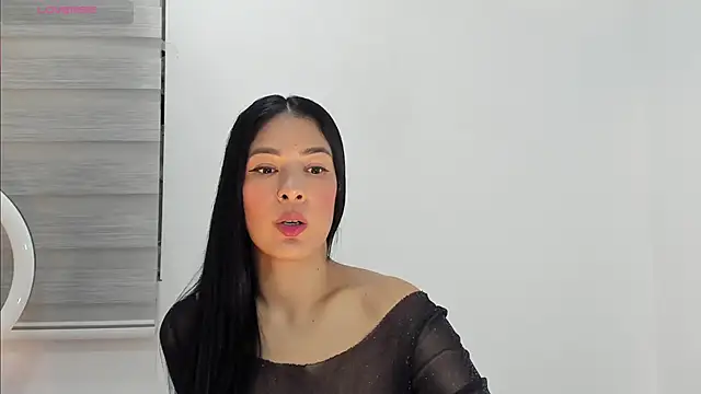 bella hadid1  online show from 12, 11, 2025