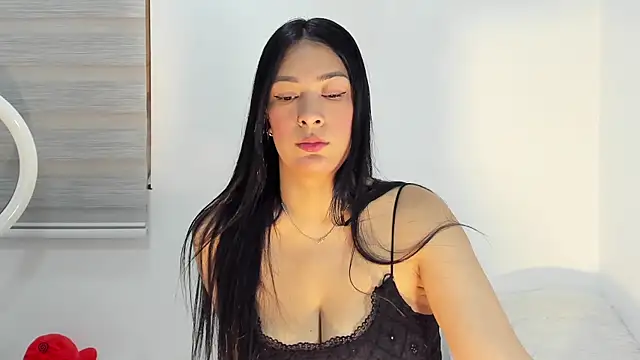 bella hadid1  online show from 7, 1, 2026