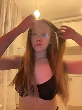 Eva Weyne online show from 4, 3, 2025