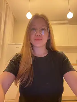 Eva Weyne online show from 12, 10, 2025