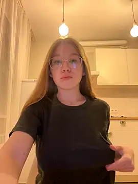 Eva Weyne online show from 1, 11, 2025