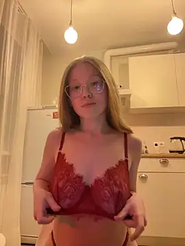 Eva Weyne online show from 2, 3, 2025