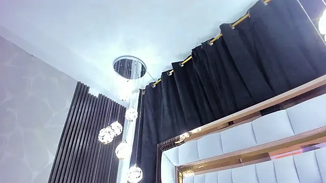 SarayRoyse online show from 5, 10, 2025