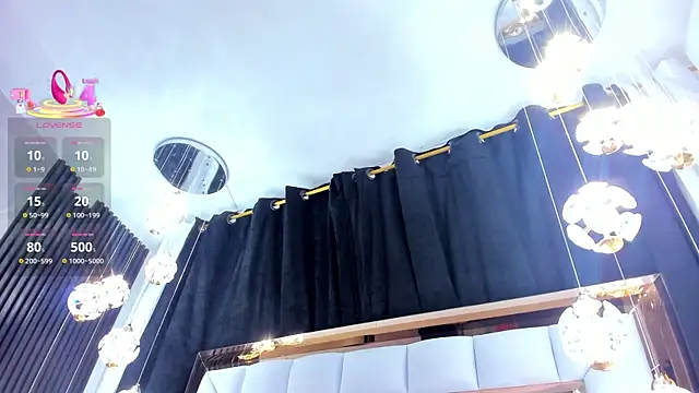 SarayRoyse online show from 12, 9, 2025