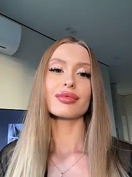 Snapshot of Sweet__Milly chatting on 25, 9, 2025 Sweet Milly online show from 25, 9, 2025