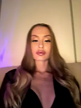 Snapshot of Sweet__Milly chatting on 24, 10, 2025 Sweet Milly online show from 24, 10, 2025