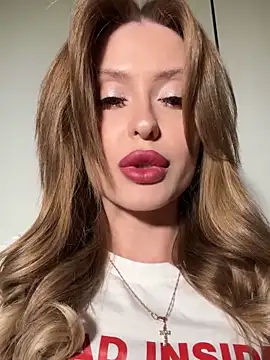 Snapshot of Sweet__Milly chatting on 17, 12, 2025 Sweet Milly online show from 17, 12, 2025