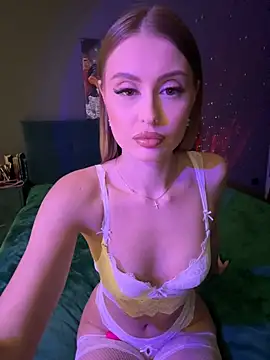 Snapshot of Sweet__Milly chatting on 10, 1, 2025 Sweet Milly online show from 10, 1, 2025