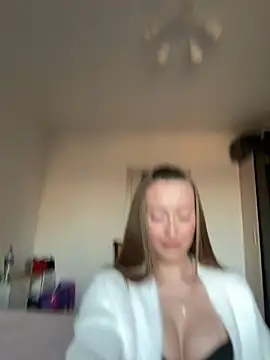 Snapshot of Sweet__Milly chatting on 3, 6, 2026 Sweet Milly online show from 3, 6, 2026