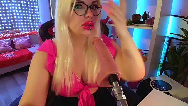 Snapshot of MariellaSun_ chatting on 28, 6, 2026 MariellaSun online show from 28, 6, 2026