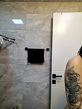 Esmertarcinim online show from 25, 2, 2025