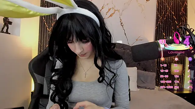 devlin violett online show from 5, 4, 2026