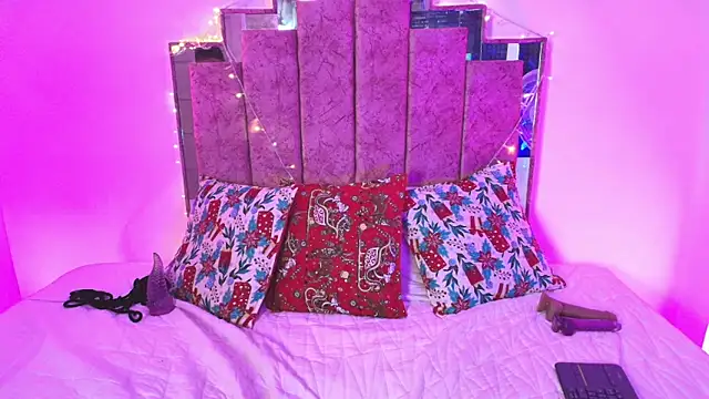 Snapshot of Evelynn chatting on 19, 12, 2024 Evelynn online show from 19, 12, 2024