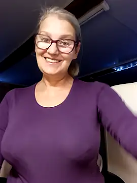 irinamaux online show from 7, 10, 2025