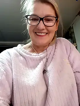irinamaux online show from 10, 5, 2026