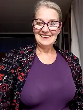 irinamaux online show from 3, 10, 2025