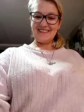 irinamaux online show from 8, 5, 2026