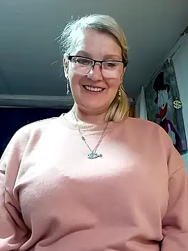 irinamaux online show from 7, 5, 2026