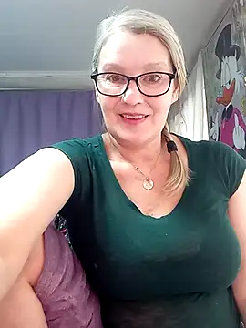 irinamaux online show from 4, 3, 2026