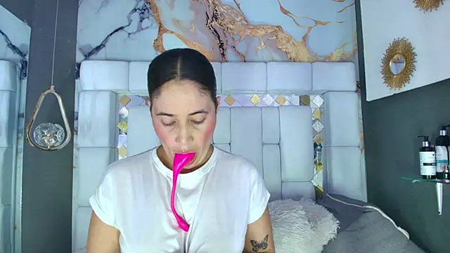 emily madrid online show from 8, 10, 2025