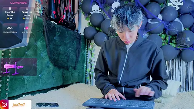 Levii Ackermann online show from 29, 10, 2025